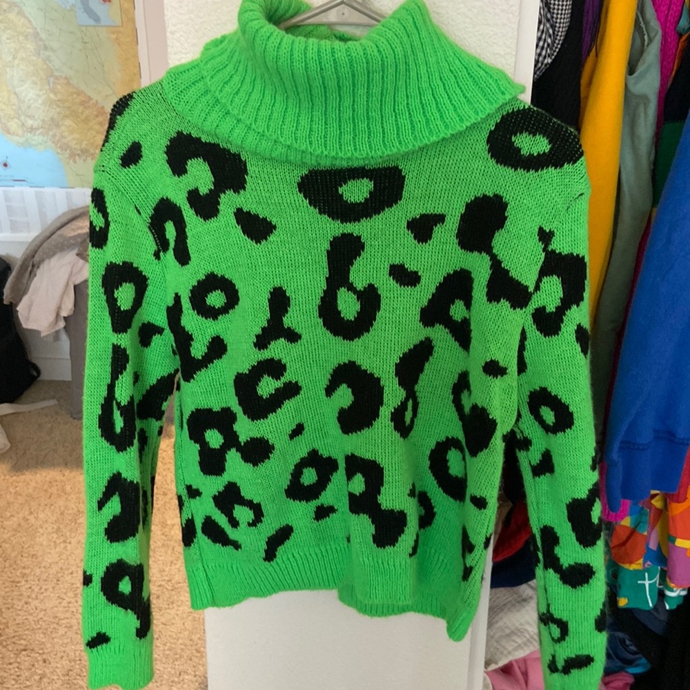 Neon green chunky sweater cheetah print